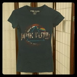 Like New vintage Pink Floyd top 👽
